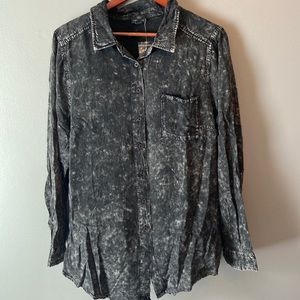 NWT Torrid Wash Chambray Style Shirt Size 2